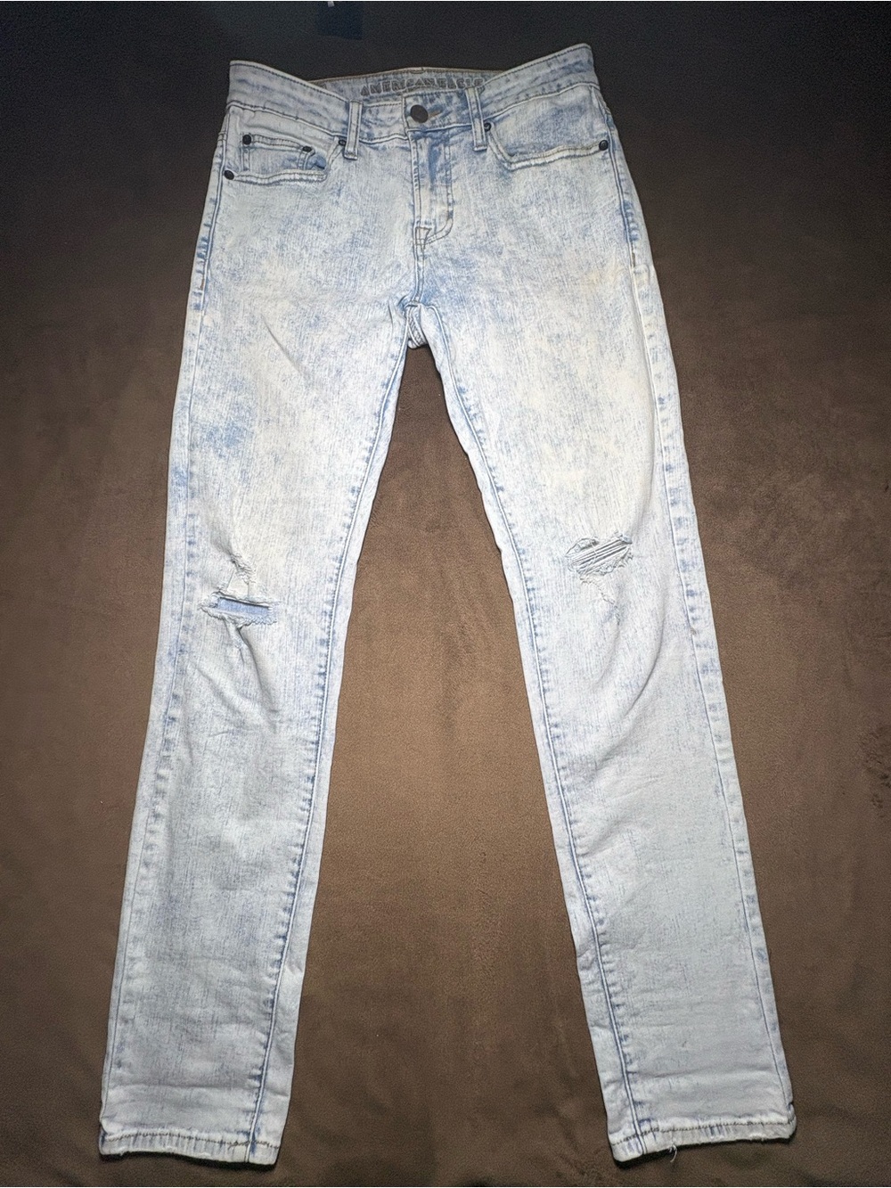 American Eagle Light Wash Distressed Jeans - Size 30x32 👖🧊
